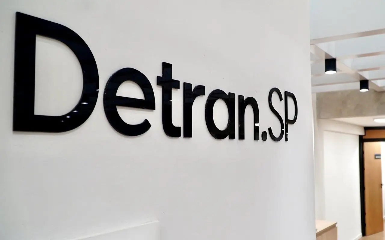 Detran-SP digitaliza sistema e torna atendimento mais ágil